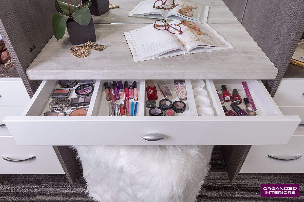 Walk In Closet System With Makeup Vanity